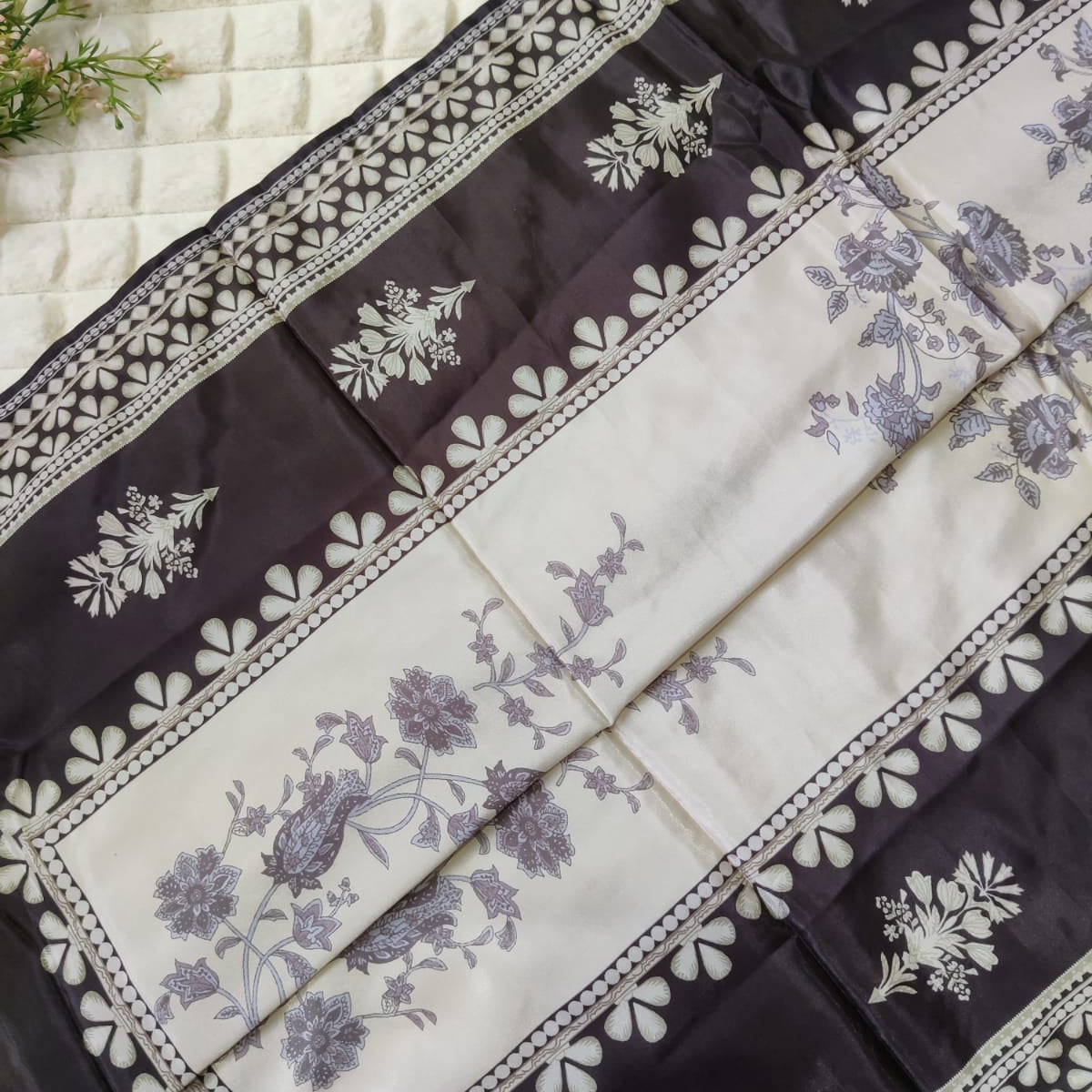 Begum's Choice - Luxurious Silk Pakistani Suit Set