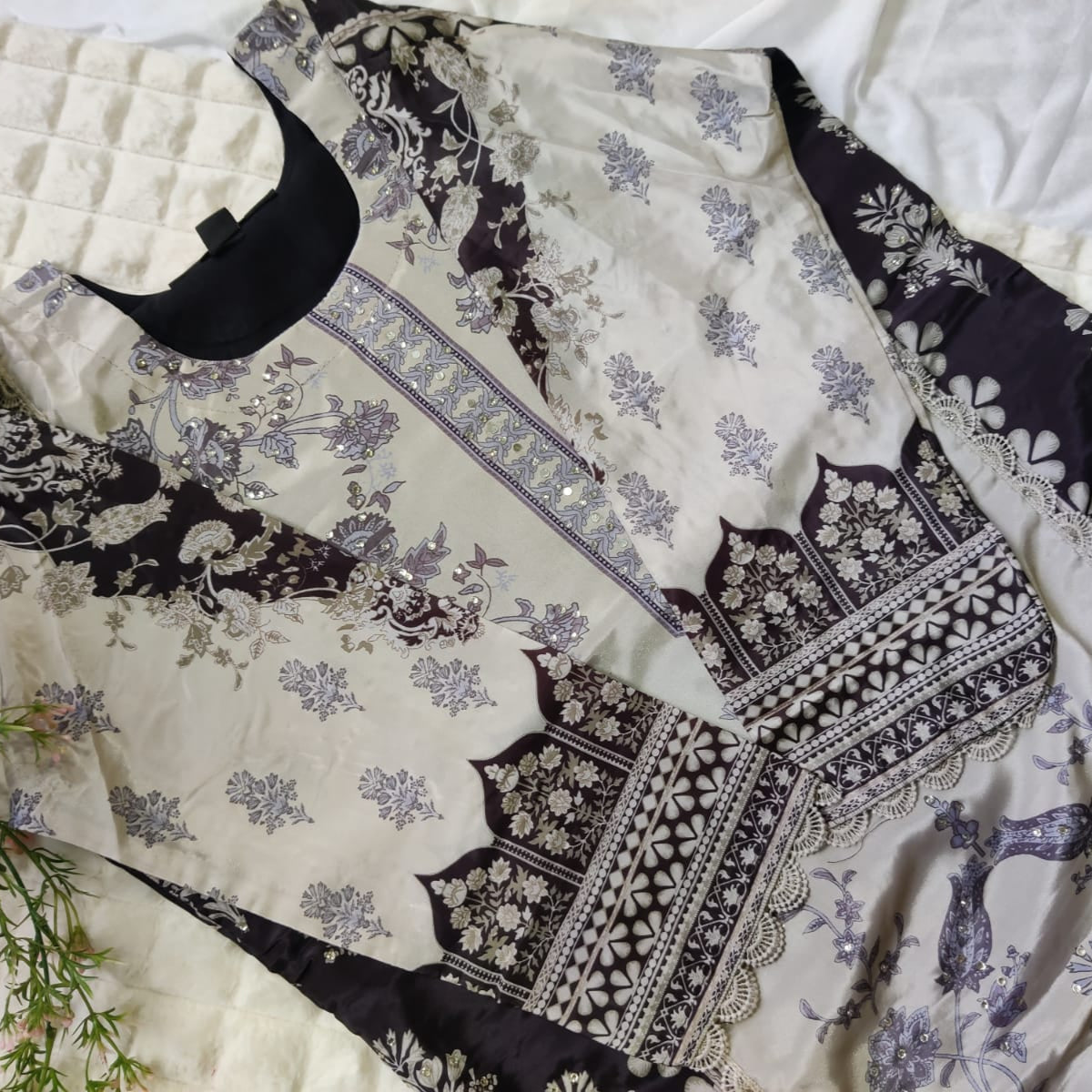 Begum's Choice - Luxurious Silk Pakistani Suit Set