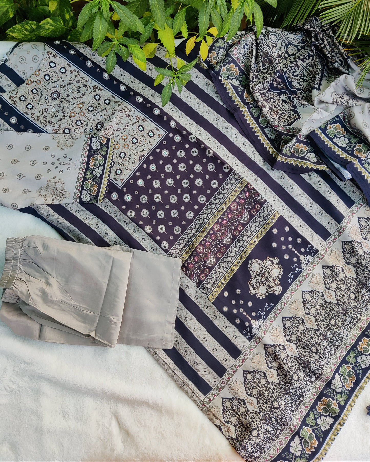 Nura Black Bloom- Printed Suit Set